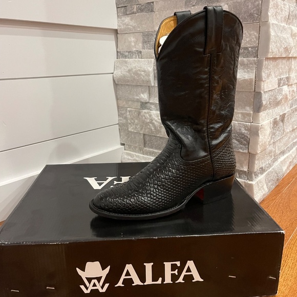 Cowboy Boots - Picture 2 of 11